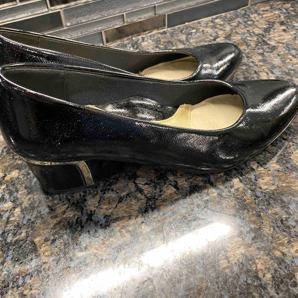 Soft Style by Hush Puppies Women's Deanna Dress Pump Size 9 Black Cross Hatch